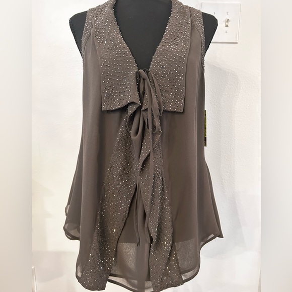 Robbi & Nikki by Robert Rodriguez Tops - NWT Robbi & Nikki Womens Embellished Sleeveless Blouse Charcoal Size XS